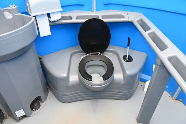 Portable Toilet Options We Offer in Rossford, OH